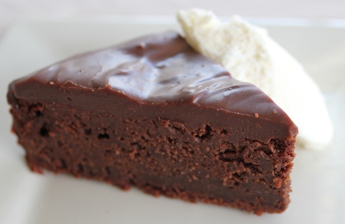decadent chocolate mud cake | Veggie Mama