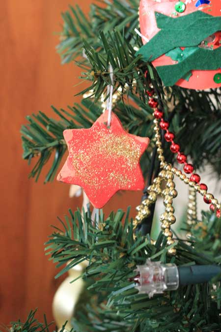 Christmas activities for toddlers: Terracotta tree decorations | Veggie mama