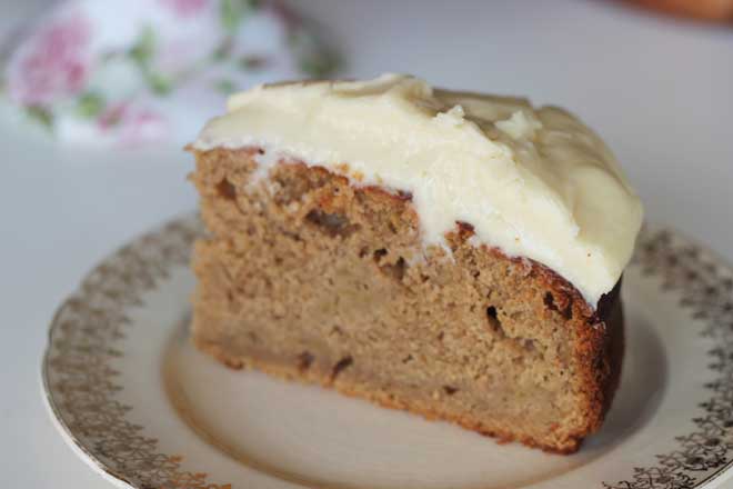 Apple, quince and ginger cake with golden syrup cream cheese frosting recipe | Veggie Mama